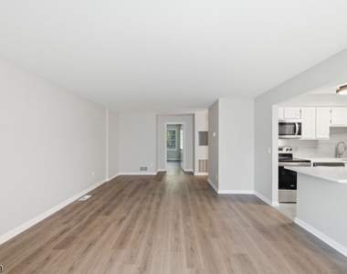 125 Smithfield Ct - Photo Thumbnail 13