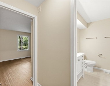 125 Smithfield Ct - Photo Thumbnail 16