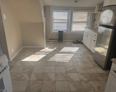 333 Valley St - Photo Thumbnail 7