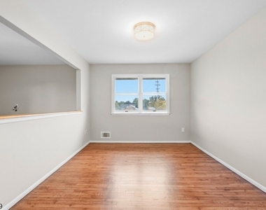 415 Morningside Ave - Photo Thumbnail 9