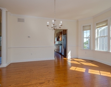 9 Comstock Ln - Photo Thumbnail 7