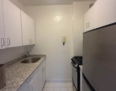 412 East 55th Street - Photo Thumbnail 10