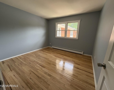 55 Terrace Avenue - Photo Thumbnail 7
