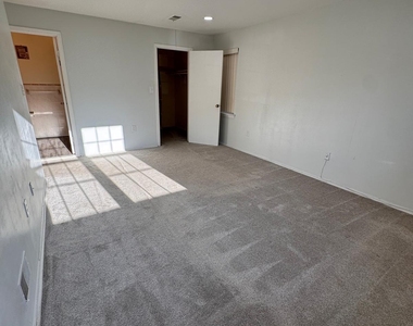 1202 Green Hollow Drive - Photo Thumbnail 25