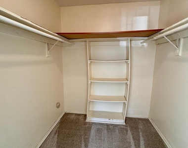 1202 Green Hollow Drive - Photo Thumbnail 23