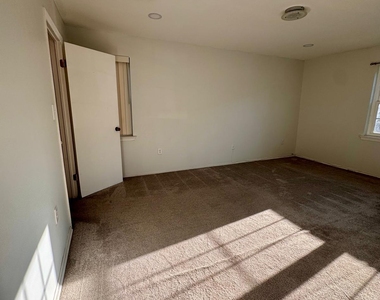 1202 Green Hollow Drive - Photo Thumbnail 26
