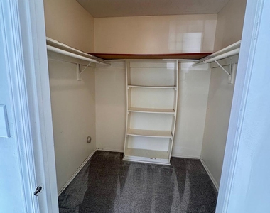 1202 Green Hollow Drive - Photo Thumbnail 24