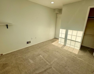 1202 Green Hollow Drive - Photo Thumbnail 19