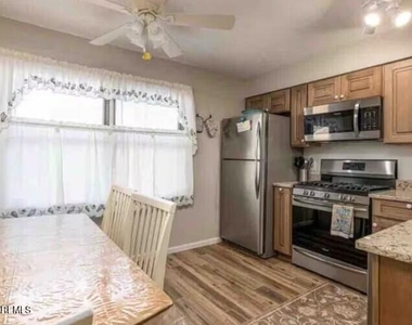 28 Carteret Avenue - Photo Thumbnail 4