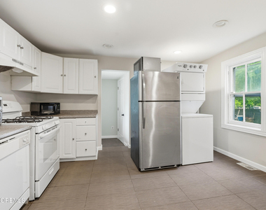 1114 Summerfield Avenue - Photo Thumbnail 9