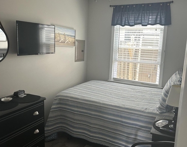 2307 Grand Central Avenue - Photo Thumbnail 8