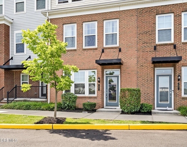 21 Green Street - Photo Thumbnail 1