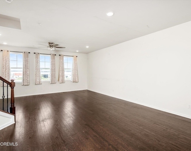 21 Green Street - Photo Thumbnail 6