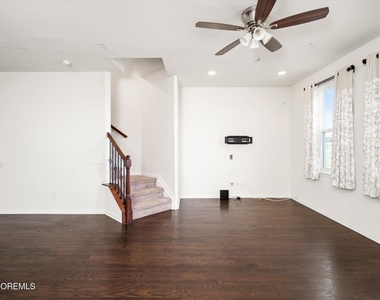 21 Green Street - Photo Thumbnail 8