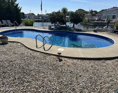 1821 Capstan Drive - Photo Thumbnail 12