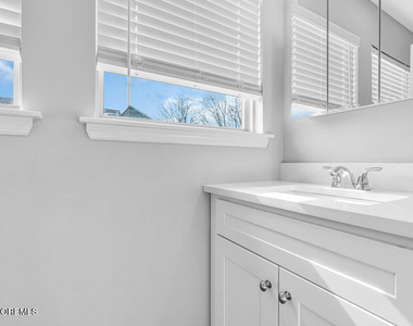 190 Spruce Street - Photo Thumbnail 8