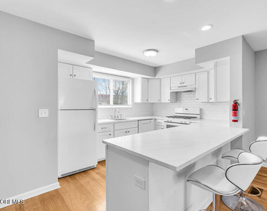 190 Spruce Street - Photo Thumbnail 3