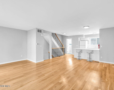 190 Spruce Street - Photo Thumbnail 6