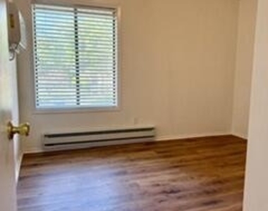 23 Meadow Green Circle - Photo Thumbnail 12