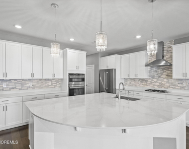 1003 Navigator Avenue - Photo Thumbnail 5