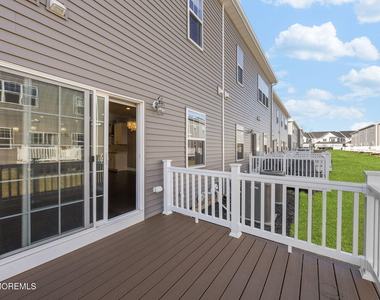1003 Navigator Avenue - Photo Thumbnail 35