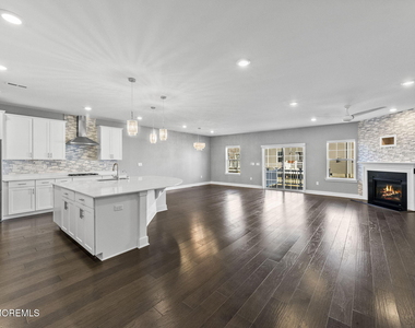 1003 Navigator Avenue - Photo Thumbnail 10
