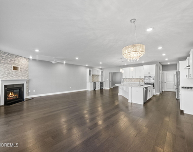 1003 Navigator Avenue - Photo Thumbnail 8