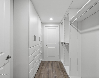 1003 Navigator Avenue - Photo Thumbnail 28
