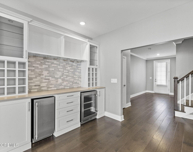 1003 Navigator Avenue - Photo Thumbnail 4