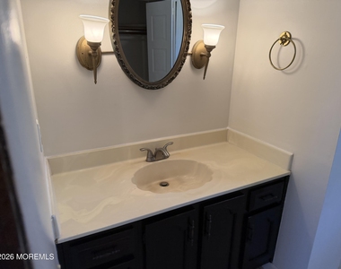 567 Fischer Boulevard - Photo Thumbnail 13