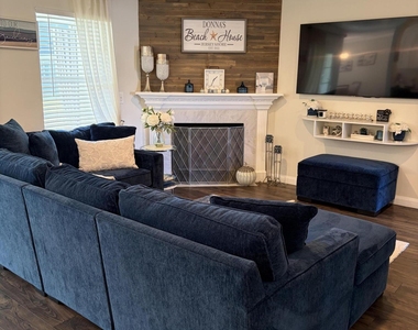 2111 Waters Edge Drive - Photo Thumbnail 27