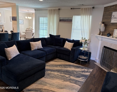 2111 Waters Edge Drive - Photo Thumbnail 9