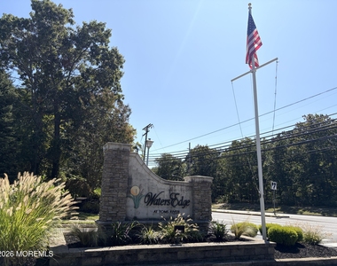 2111 Waters Edge Drive - Photo Thumbnail 25