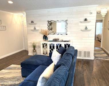 2111 Waters Edge Drive - Photo Thumbnail 8