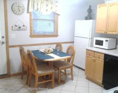 61 Fielder Avenue - Photo Thumbnail 3