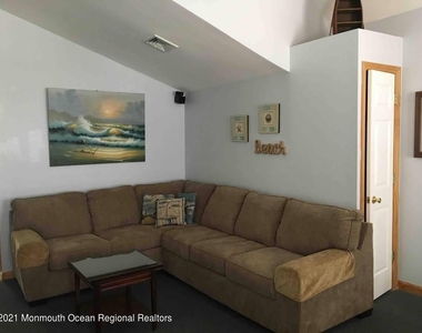 61 Fielder Avenue - Photo Thumbnail 4