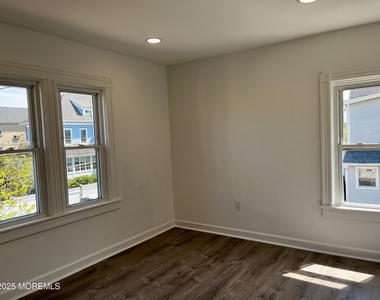 805 Bond Street - Photo Thumbnail 5