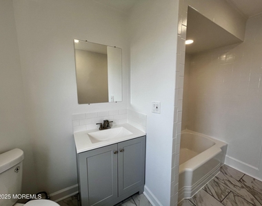 805 Bond Street - Photo Thumbnail 10