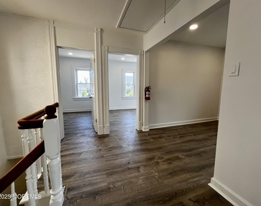 805 Bond Street - Photo Thumbnail 2