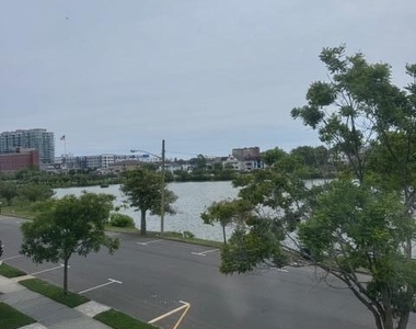 415 Sunset Avenue - Photo Thumbnail 2
