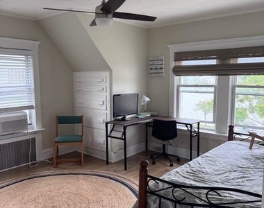 415 Sunset Avenue - Photo Thumbnail 10