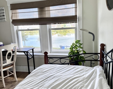 415 Sunset Avenue - Photo Thumbnail 8
