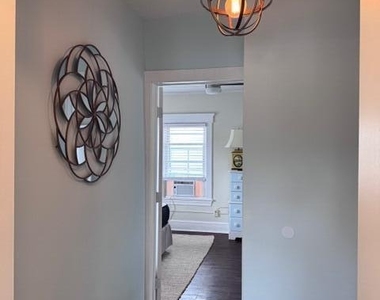 415 Sunset Avenue - Photo Thumbnail 4