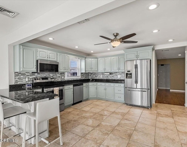 774 Nassau Drive - Photo Thumbnail 8