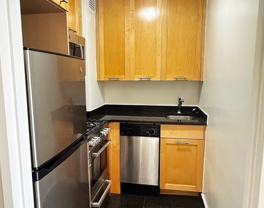 East 36 Street - Photo Thumbnail 3