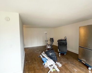 East 63 Street - Photo Thumbnail 2