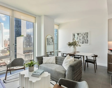 West 30th Street - Photo Thumbnail 1