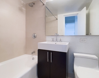 East 63 Street - Photo Thumbnail 7