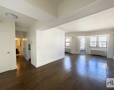 East 63 Street - Photo Thumbnail 2