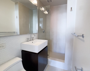 East 63 Street - Photo Thumbnail 8